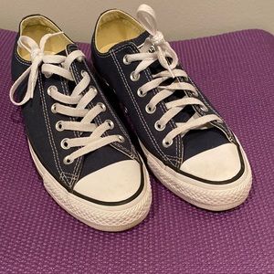 Converse women’s size 8